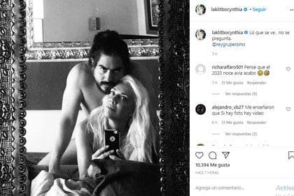 Ambas personalidades compartieron una candente foto con la que aclararon su situación sentimental (Foto: Instagram de Cynthia Klitbo / Rey Grupero)