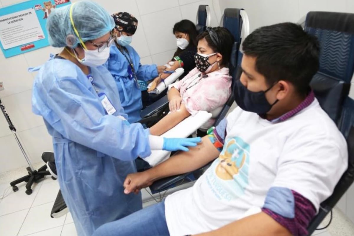 La Secretaría de Salud recordó que Bogotá necesita de aproximadamente 20.000 donantes de sangre, con el fin de garantizar la transfusión a 7.000 pacientes que las demandan cada mes. Andina. 
