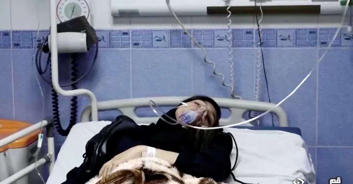 Poisonings continue in women’s schools in Iran: dozens of girls have been hospitalized with symptoms of poisoning