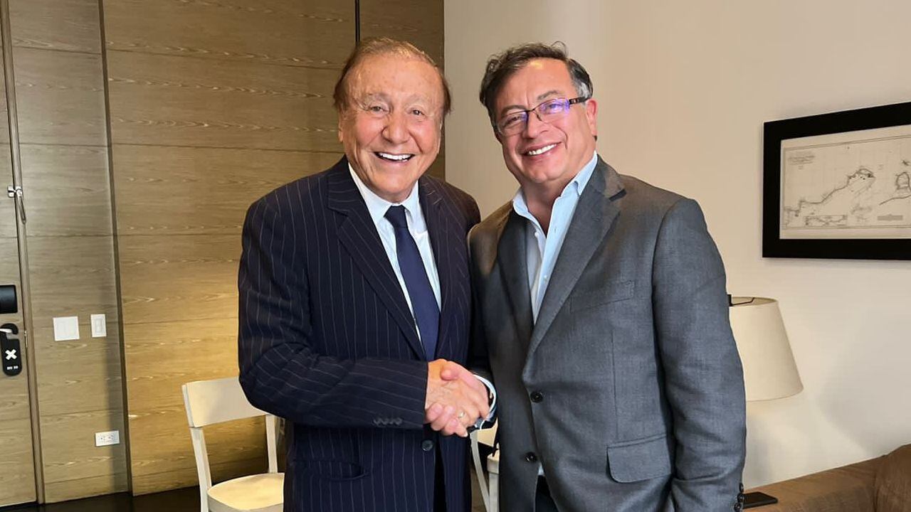 También habló sobre el Gobierno de Gustavo Petro y dijo que “el presidente tiene para corregir. Es un hombre muy inteligente, pero una cosa es lo que dice y otra es lo que hace”. Foto: @petrogustavo/Twitter. 