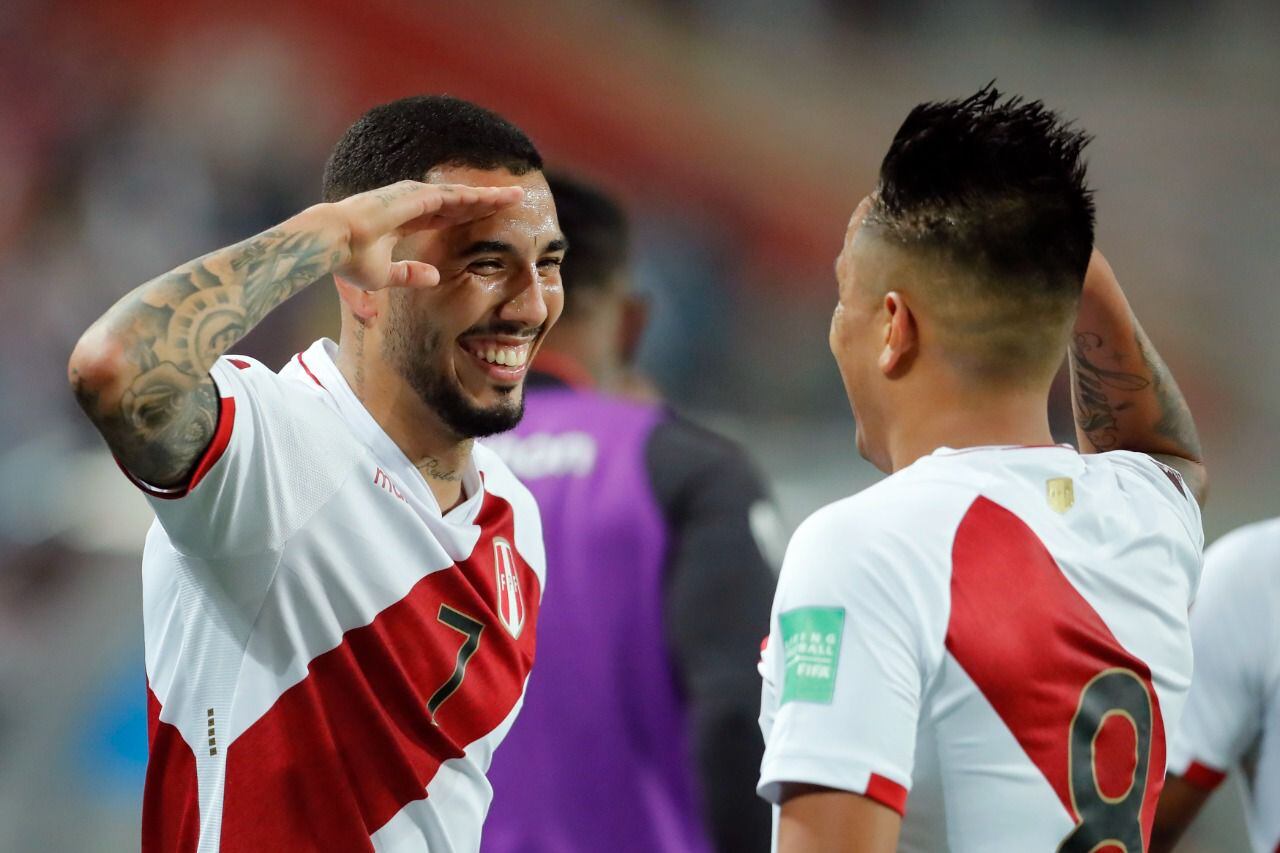 Sergio Peña y Christian Cueva fueron las figuras en el Perú vs Chile camino a Qatar 2022.