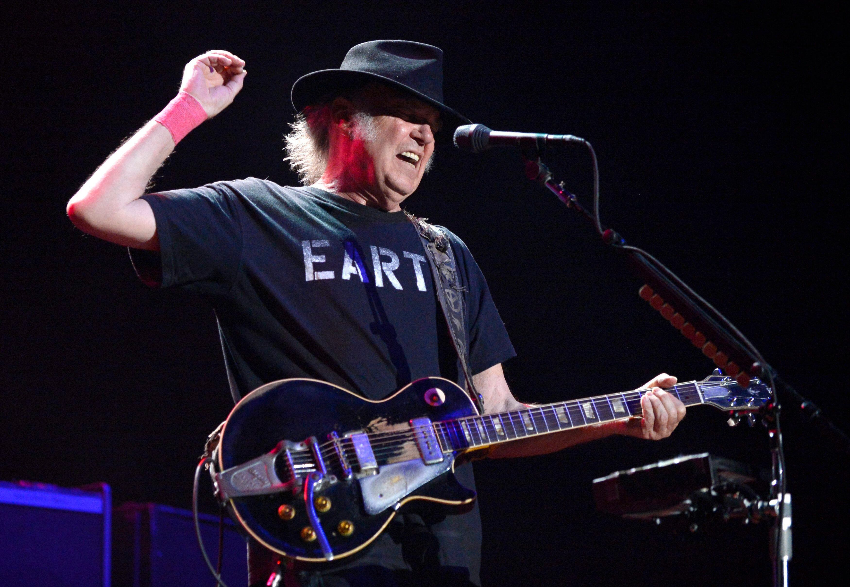 El cantante y compositor canadiense Neil Young. EFE/Hans Klaus Techt/Archivo