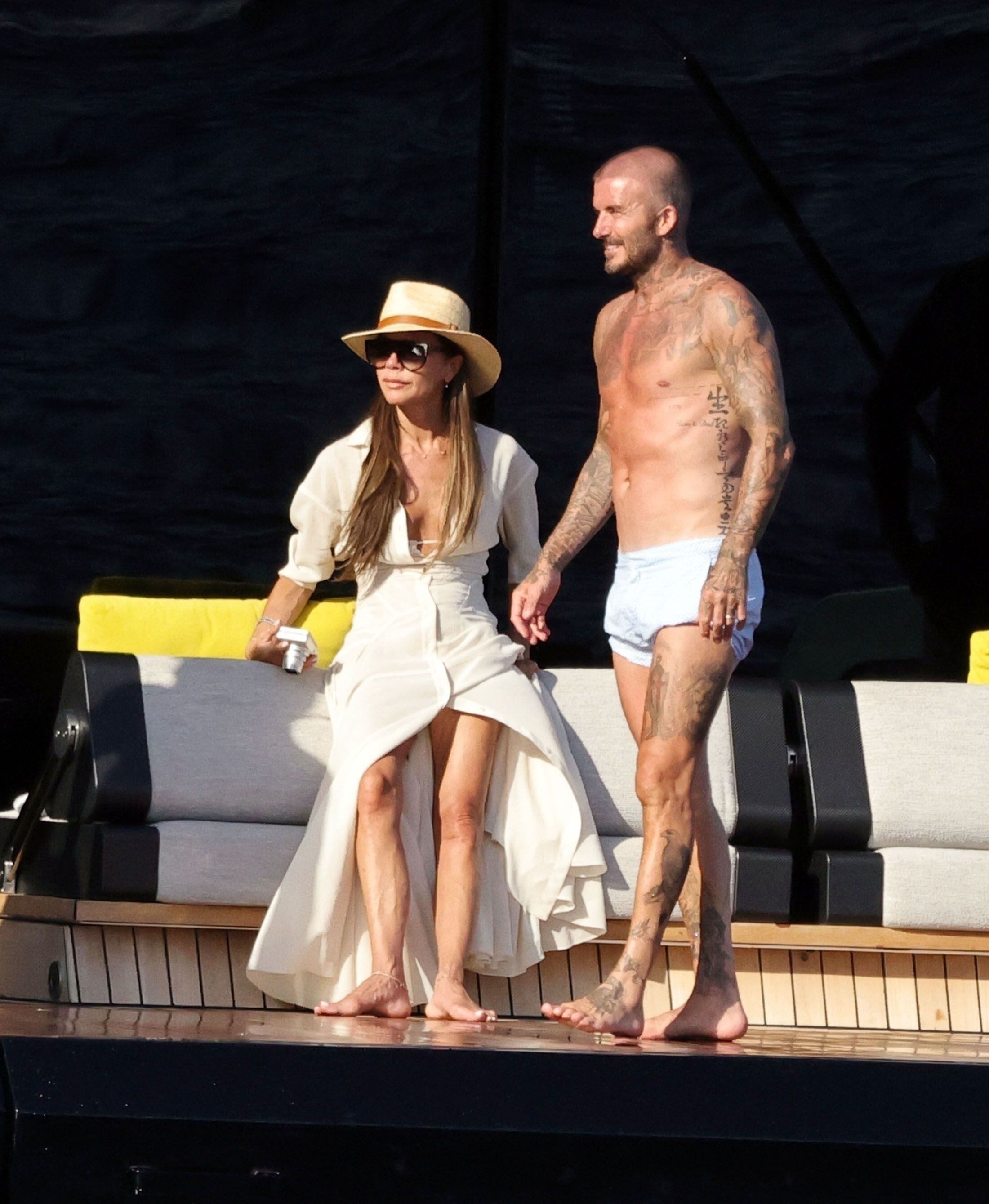 Vacaciones esperadas. David Beckham y su esposa Victoria viajaron a Italia para disfrutar de unos días de descanso luego de intensas semanas desde la llegada de Lionel Messi al Inter Miami, y la consagración de los últimos días. El matrimonio viajó junto a sus hijos y alquiló un lujoso yate para pasar los días de sol