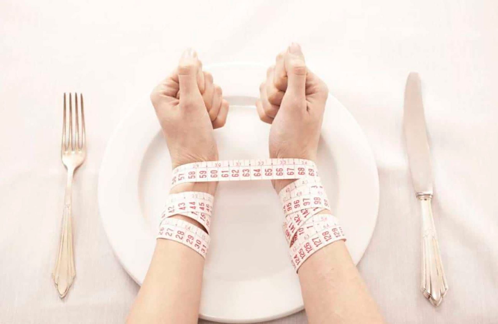 Existen muchas opciones terapéuticas para tratar la anorexia, en todas es fundamental el acompañamiento familiar