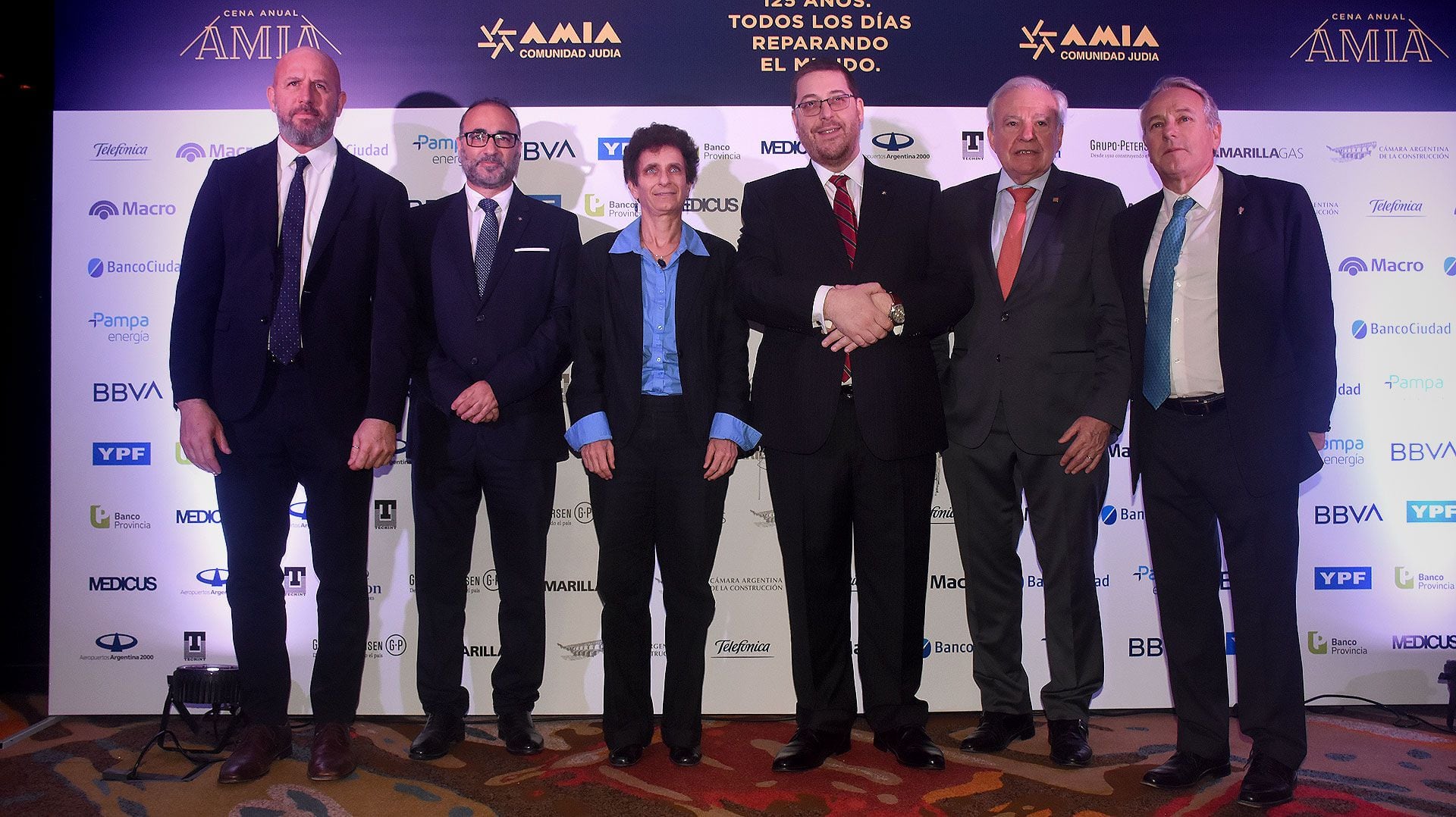 El diputado Waldo Wolff, la embajadora de Israel en la Argentina, Galit Ronen; el presidente de AMIA, Ariel Eichbaum, y el diputado Jorge Enríquez