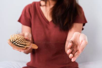 Cuándo el pelo está mojado es cuando está más débil, explicó la experta Fiorella Marta  (Shutterstock)