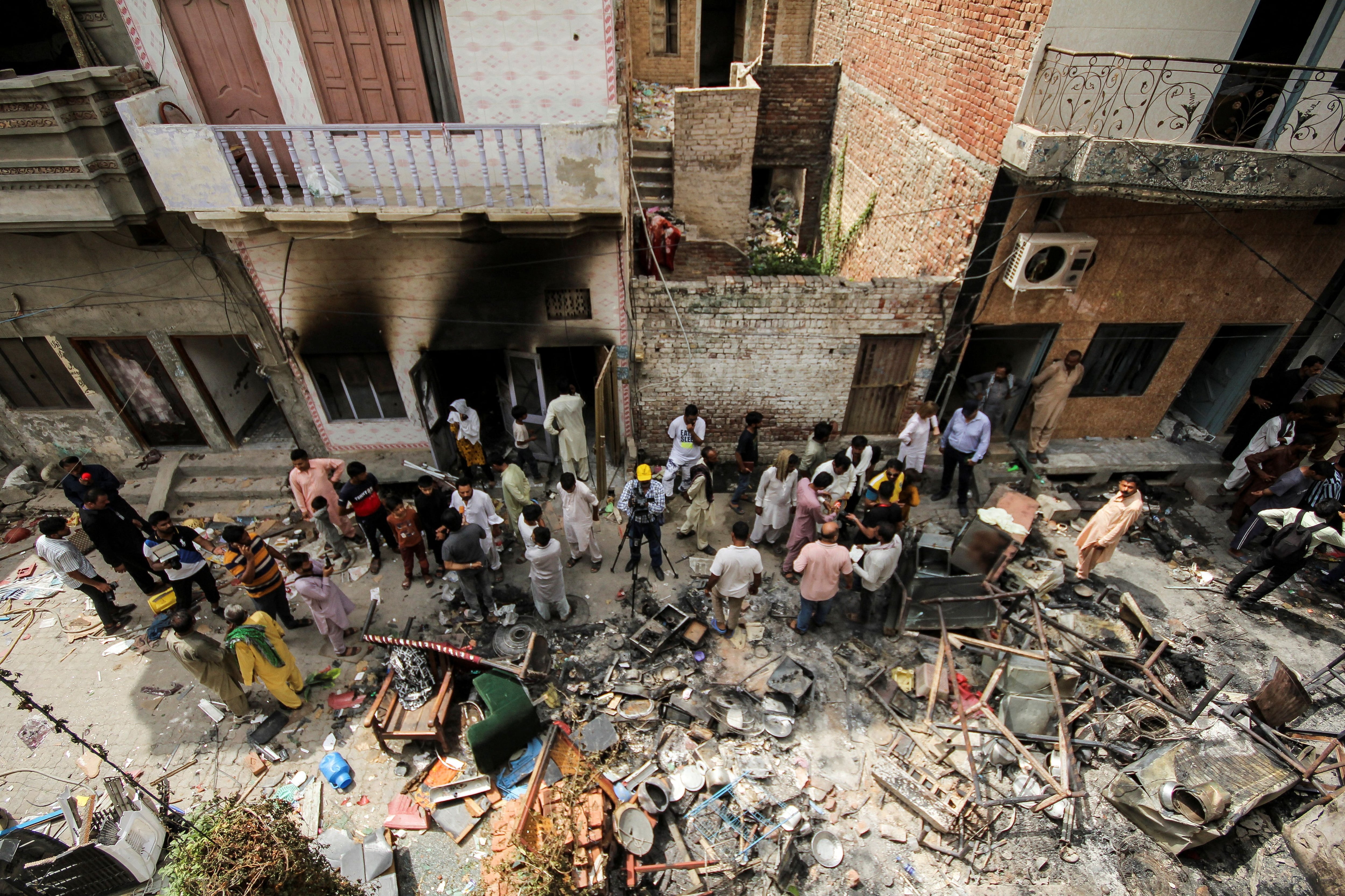 Más de 80 casas cristianas y 19 iglesias en Pakistán fueron destrozadas (REUTERS/Muhammad Tahir)
