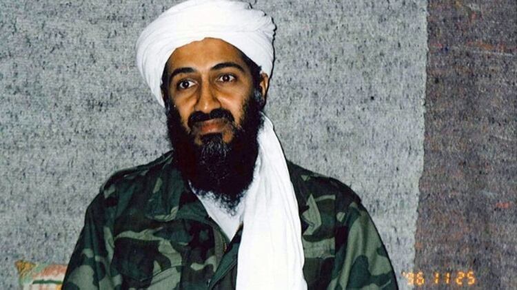 Los restos de Osama bin Laden, líder de Al Qaeda, fueron enterrados en el mar 24 horas después de que fuera abatido en una redada en Pakistán en 2011