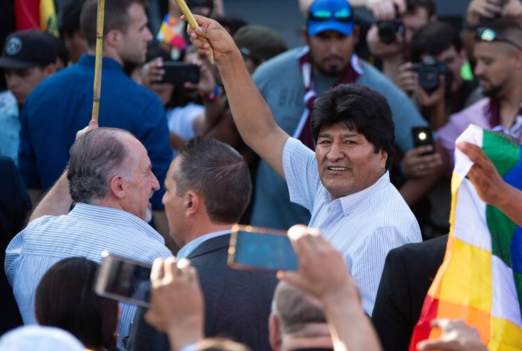 Evo Morales encabezó un acto en el estadio del Club Deportivo Español en Buenos Aires en el marco del 14° aniversario del Estado Plurinacional de Bolivia