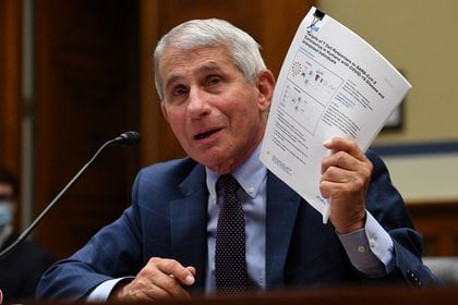 Fauci testifica en panel sobre coronavirus en el Congreso. Washington, D.C., Estados Unidos, 31 de julio, 2020. Kevin Dietsch/Pool via REUTERS