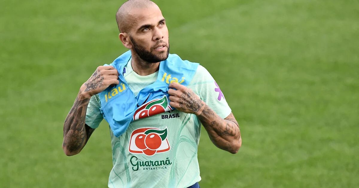 An inmate recounts intimacies about Dani Alves: his gesture with the other inmates and his version of the facts