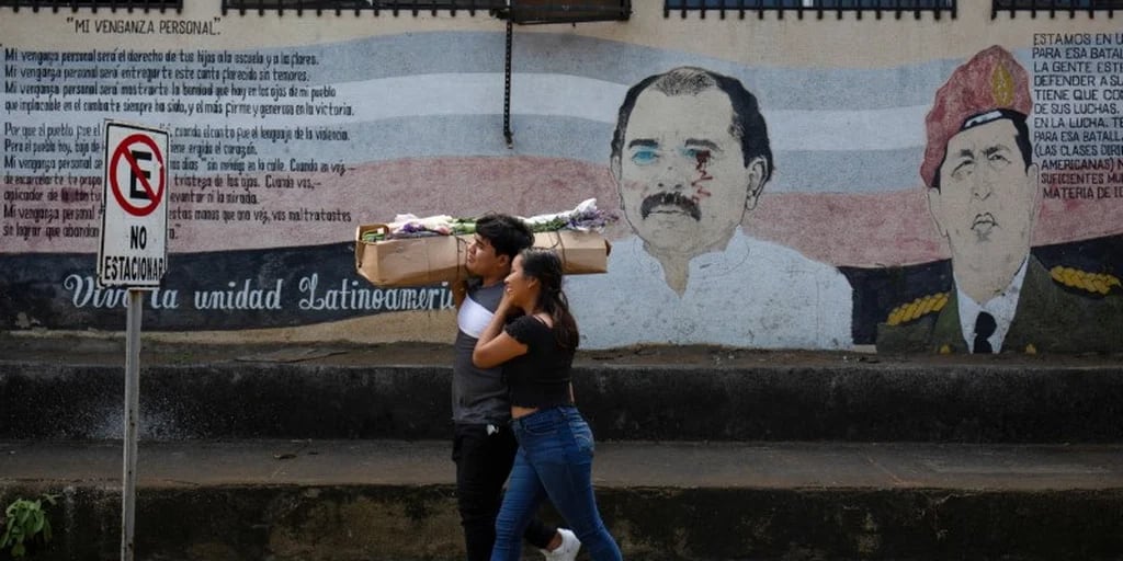 Persecución en Nicaragua: el régimen de Ortega ordenó el cierre de seis emisoras católicas e ingresó por la fuerza a una iglesia - Infobae