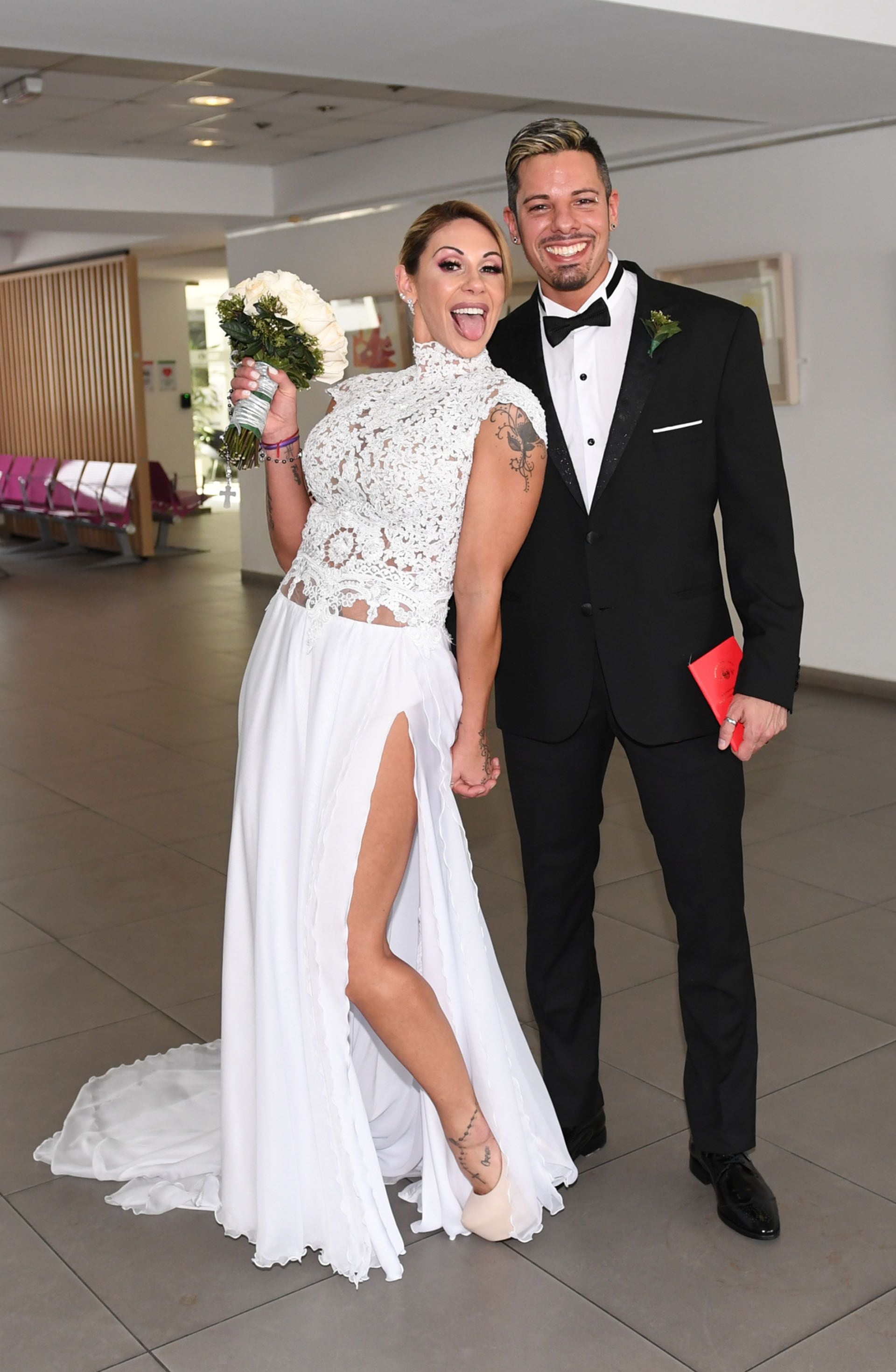 Mónica Farro junto a su marido el día de su boda (Maximiliano Luna)