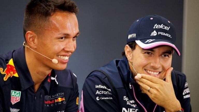 Alex Albon y Checo Pérez compitieron por un lugar en Red Bull durante el final de la temporada 2020 (Foto: EFE)