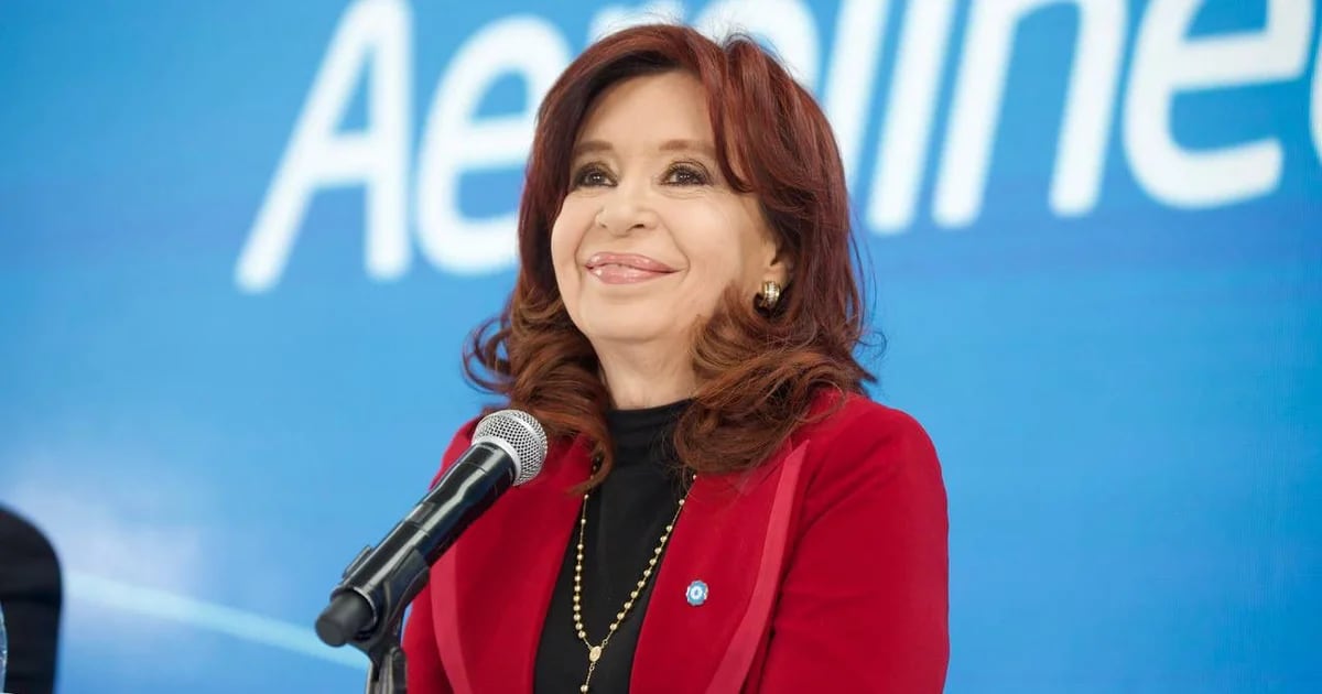 Razón vial: Cristina Kirchner recusó al fiscal y a uno de los jueces y pidió suspender audiencias para reconsiderar su sentencia.