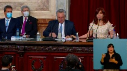 Alberto Fernández, Cristina Kirchner y un fuerte gesto en la Asamblea Legislativa
