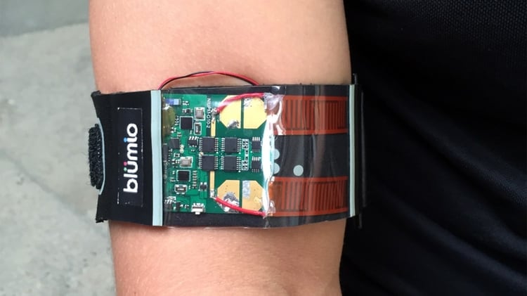 DeltaMesh es el brazalete creado por los estudiantes rosarinos que monitorea en tiempo real la actividad del astronauta