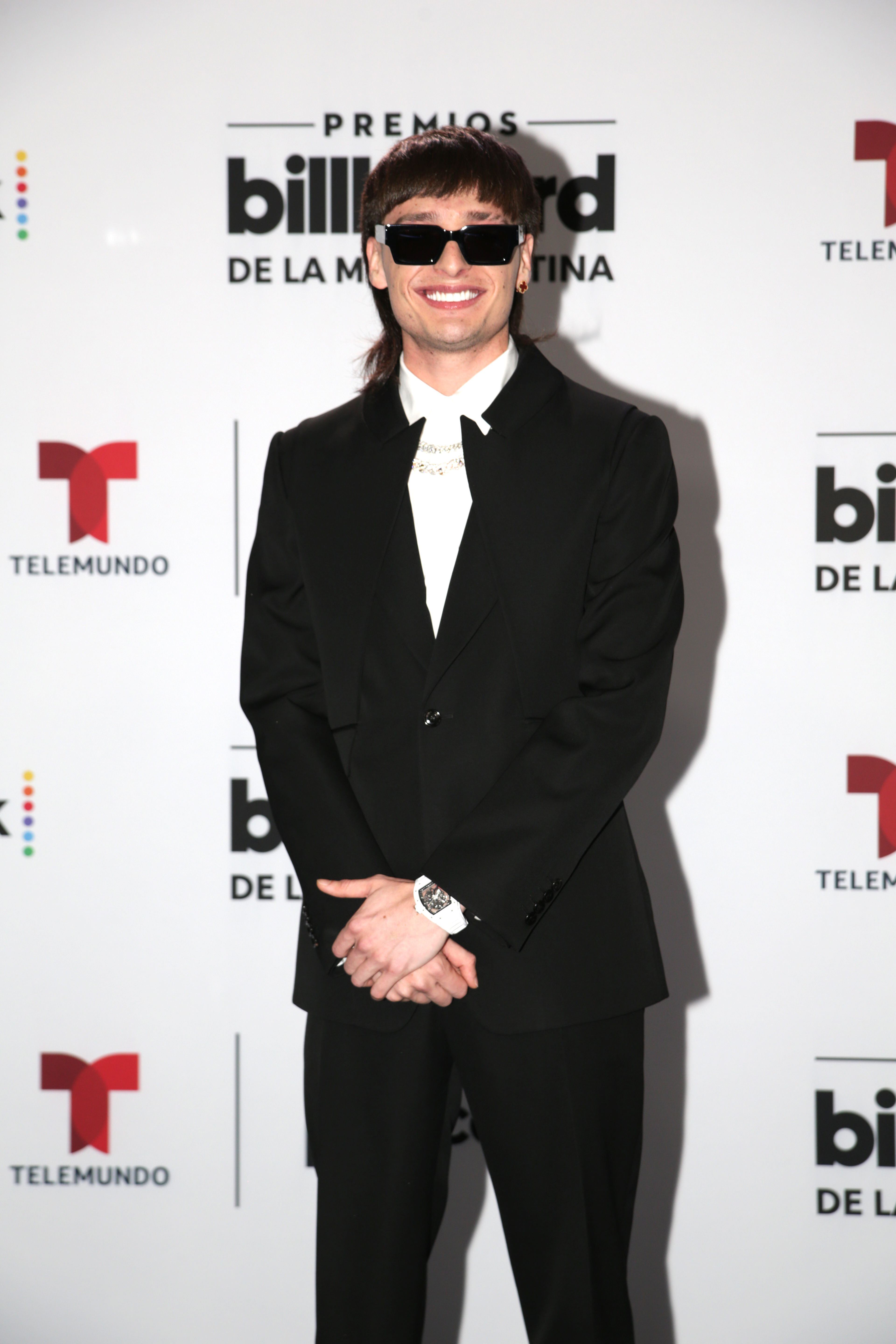 Peso Pluma rompió en llanto tras cerrar su concierto EFE/Marlon Pacheco 