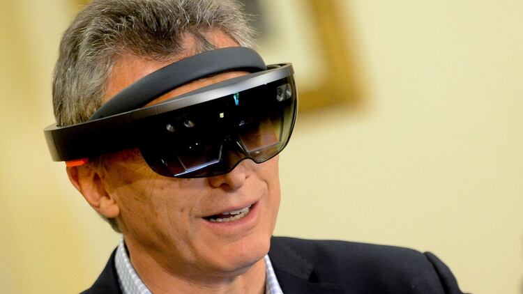 Macri con lentes de realidad virtual
