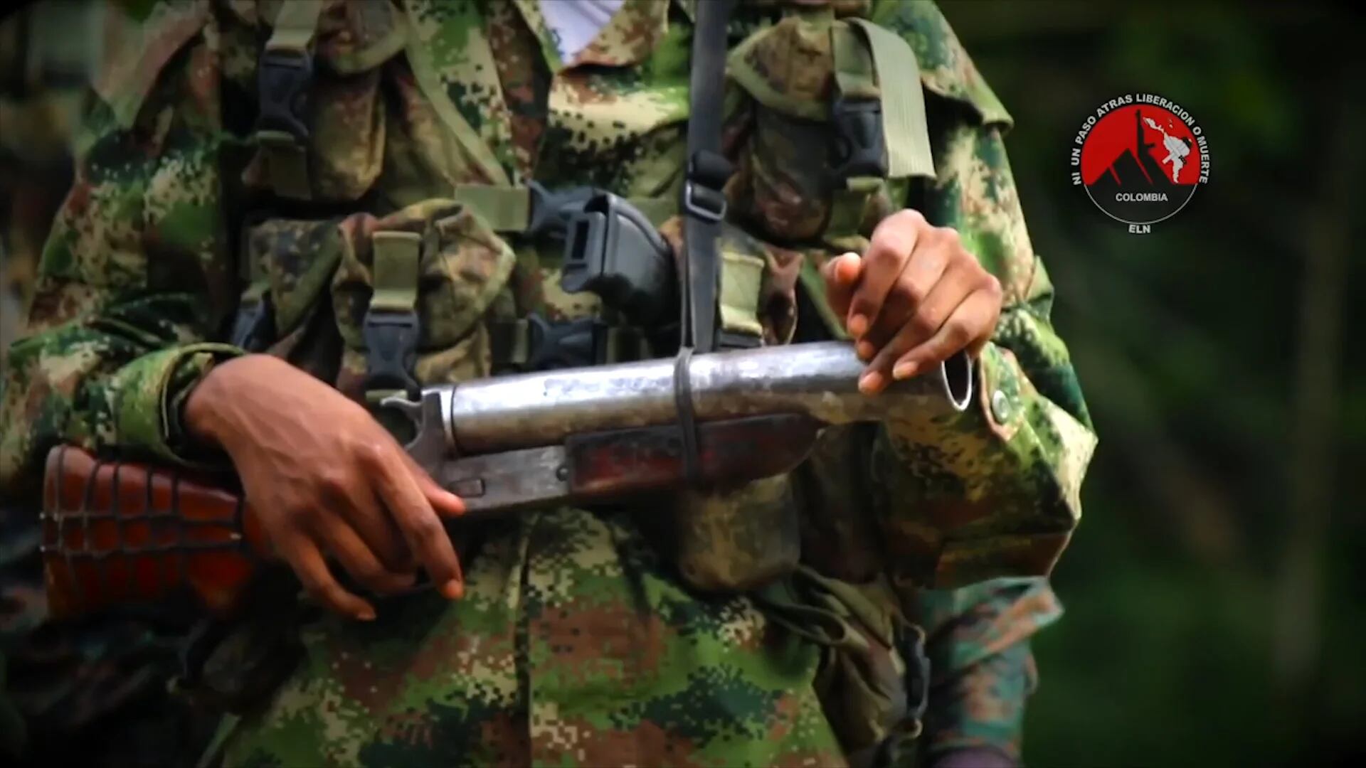 Organizaciones armadas como el ELN, las disidencias de las FARC, el Clan del Golfo y Los Pelusos están reclutando venezolanos ofreciéndoles dinero.