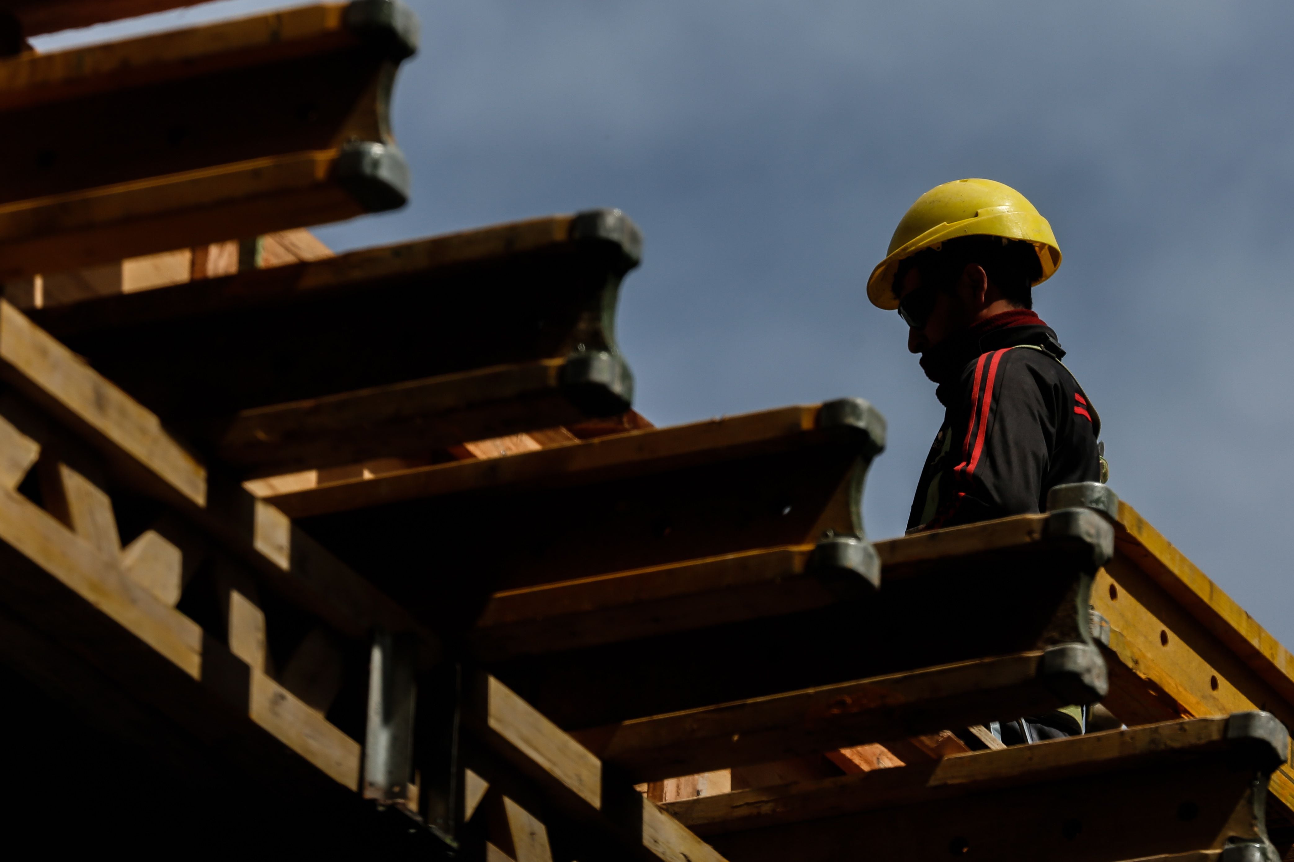 La actividad de la construcción se contrajo 17,4% interanual en diciembre. EFE/Juan Ignacio Roncoroni
