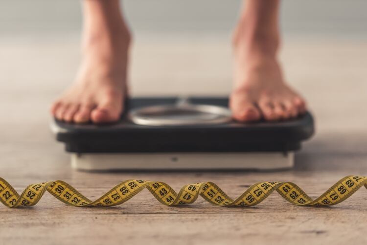 Los participantes en el estudio de ayuno registraron una reducción del 3% en el peso y un 4% en la grasa abdominal. (Shutterstock)