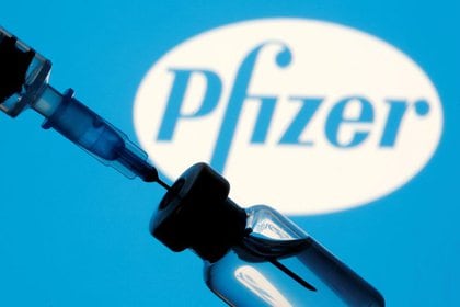 El Gobierno retomó las negociaciones con Pfizer (REUTERS/Dado Ruvic)