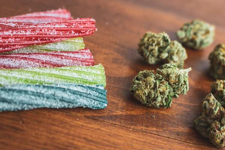 Los comestibles de cannabis pueden síntomas de sobredosis. (Shutterstock)