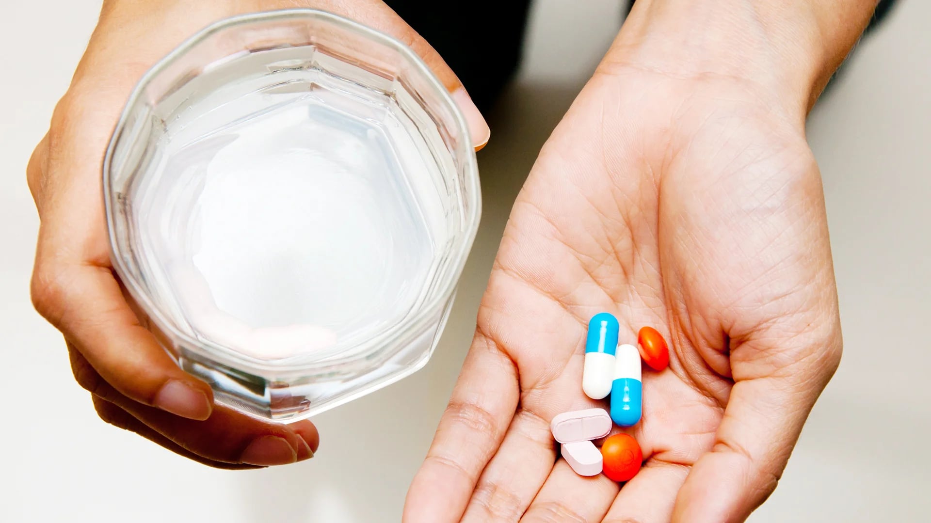 Todos los medicamentos tienen efectos adversos y pueden ocasionar dependencia (Shutterstock)