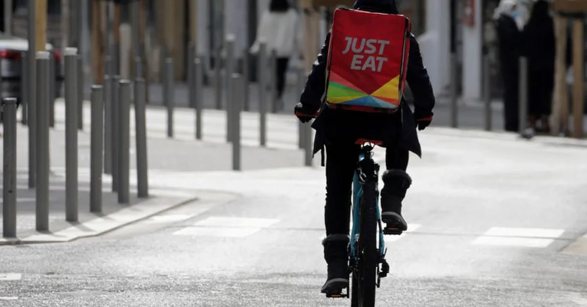 Just Eat Takeaway posts a small ebitda in 2022, sees an improvement in 2023