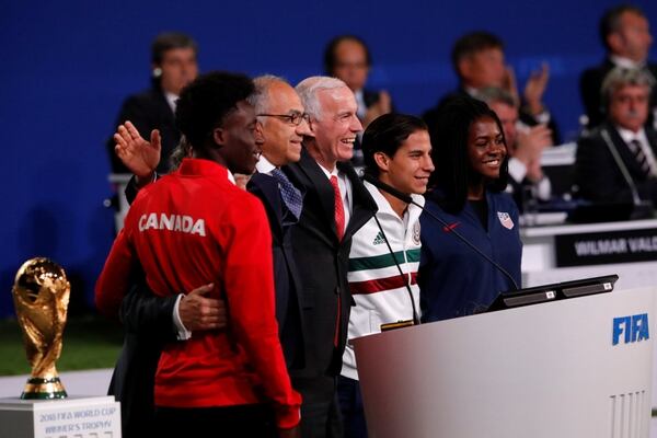 Presidentes de las federaciones norteamericanas y futbolistas jóvenes de los tres países estuvieron presentes en el Congreso de la FIFA (Reuters)