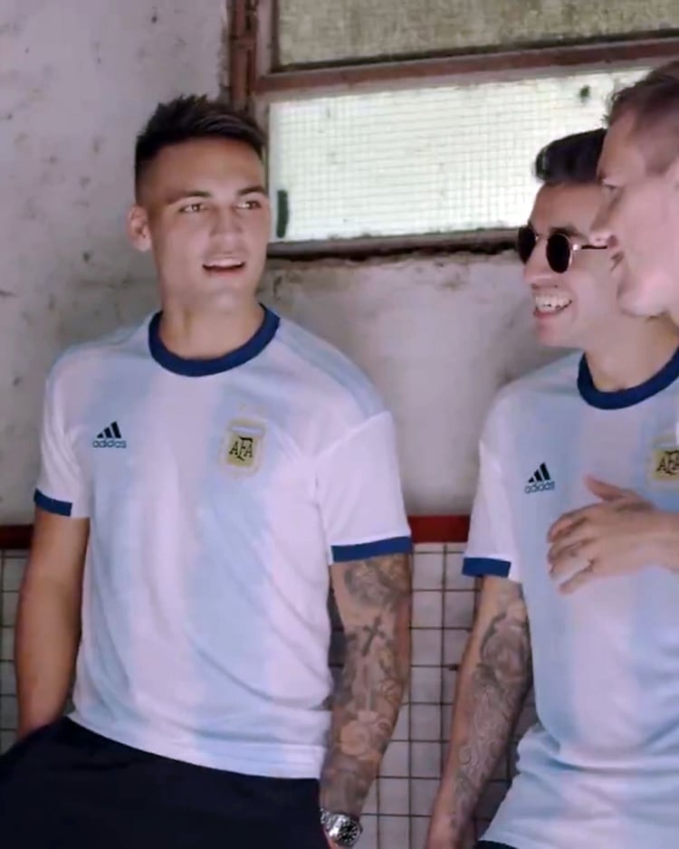 Resultado de imagen para Así es la nueva camiseta que usará la selección argentina en la Copa América