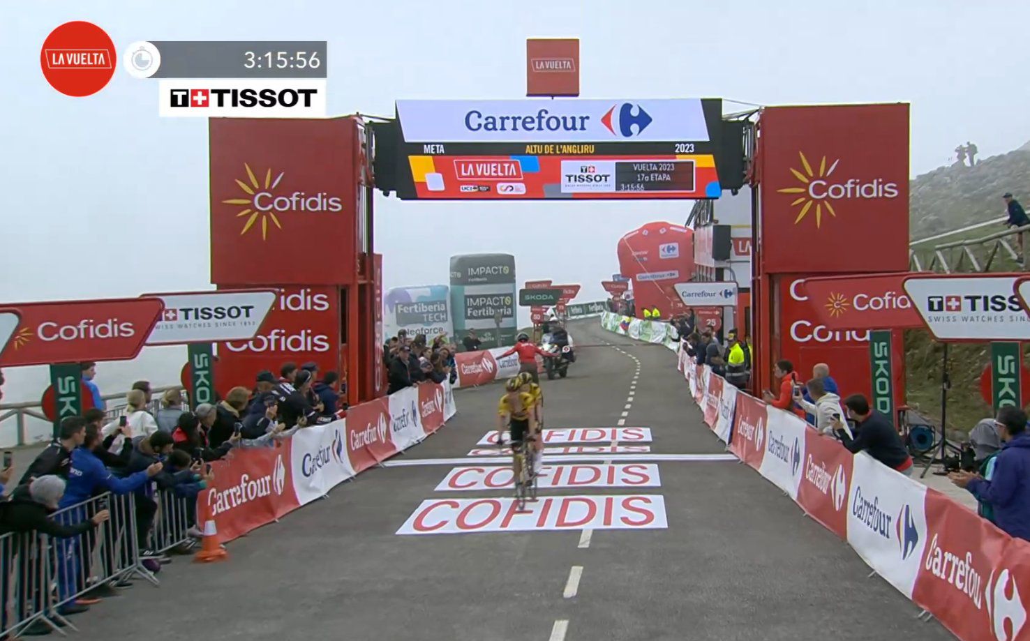 Primoz Roglic se quedó con la victoria en la  etapa 17 - crédito La Vuelta a España