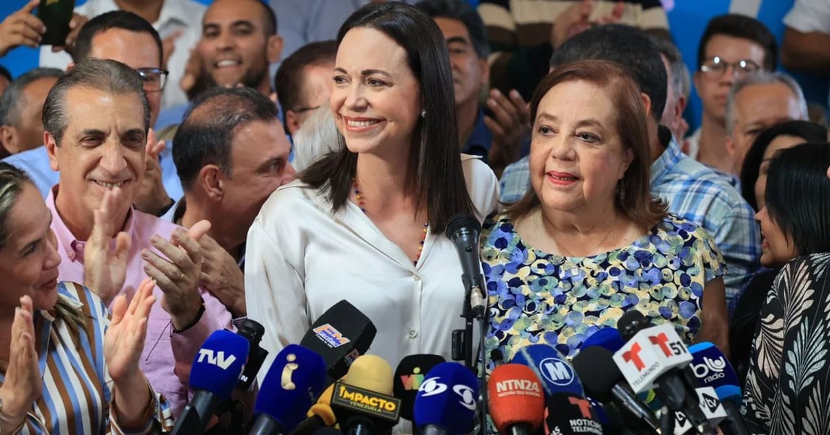Elections in Venezuela: María Corina Machado will not run, and Corina Yoris is chosen as the opposition candidate.