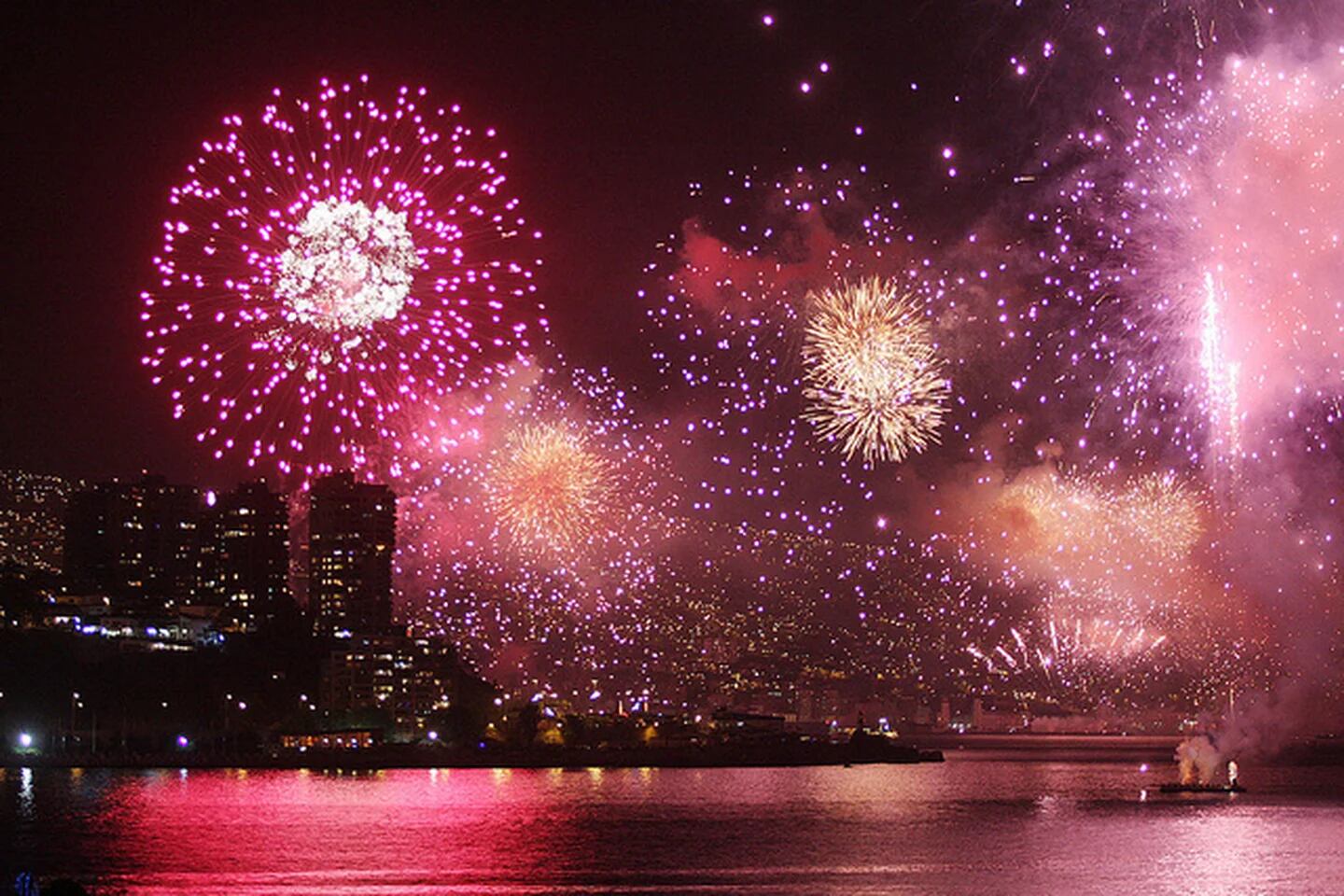 Ciudades con fuegos artificiales para el Año Nuevo 2024 - La Tercera
