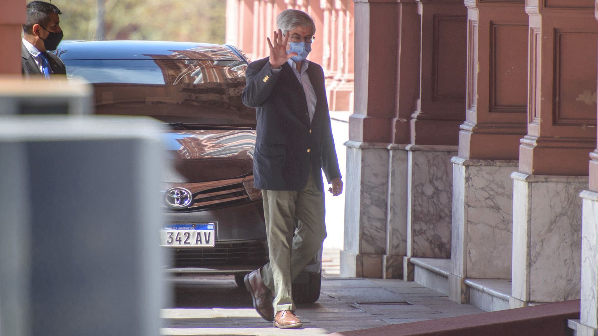 Alberto Iribarne entrando a la Casa Rosada