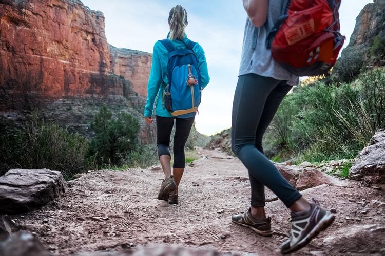 10000 pasos diarios segn la persona pueden equivaler entre 8 y 10 kilmetros Shutterstock