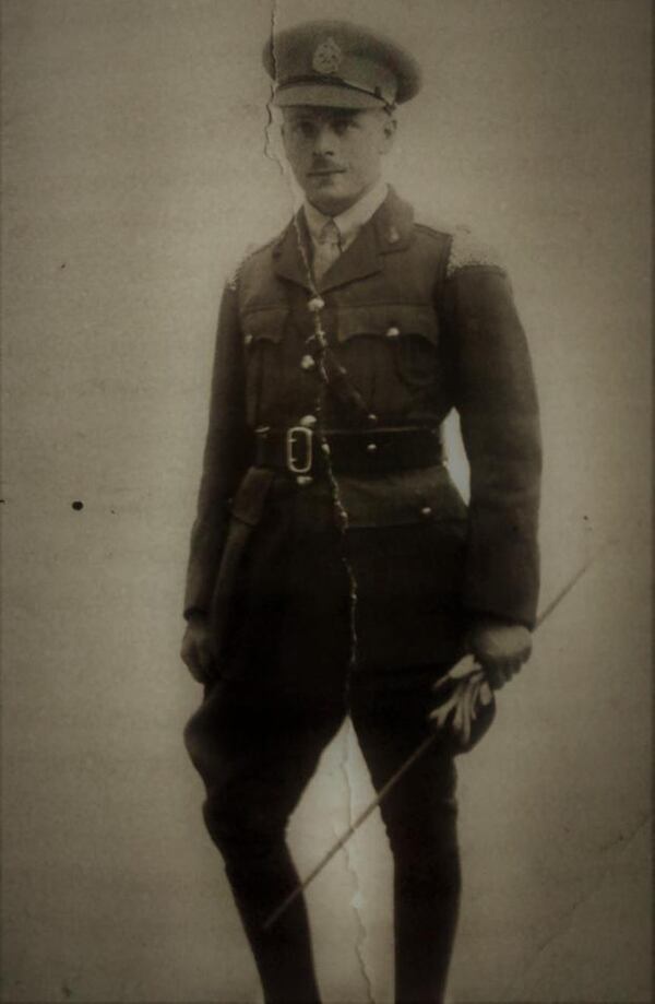 Teniente Dougall, voluntario argentino durante la Primera Guerra Mundial con el Segundo Regimiento britÃ¡nico a caballo del Rey Eduardo (Gentileza Paul Dougall)