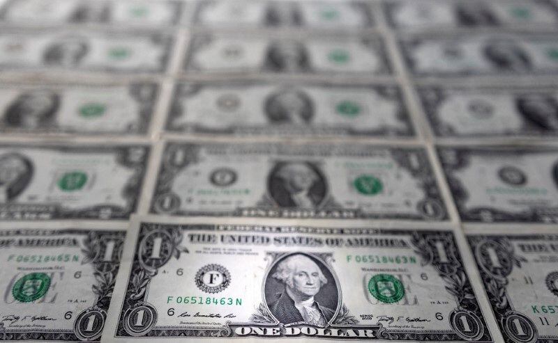 El dólar planchadito, al gusto de la política económica oficial REUTERS/Dado Ruvic/Ilustración/Archivo