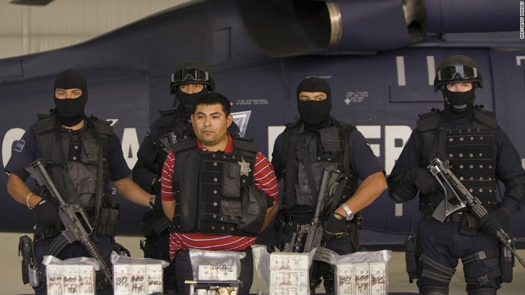 González Durán, presentado por las fuerzas federales que lo detuvieron en noviembre de 2006 (Foto: Archivo)