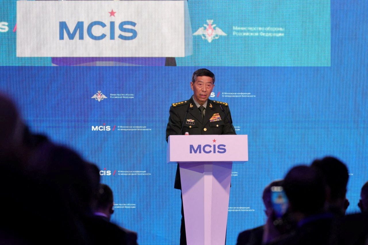 El ministro de Defensa chino, Li Shangfu, pronuncia un discurso en la XI Conferencia de Moscú sobre seguridad internacional (Ministerio de Defensa ruso/ vía REUTERS)