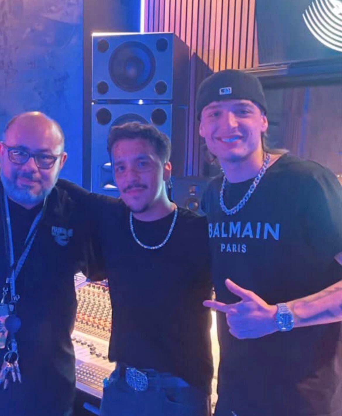 Se especula que pronto habrá colaboración entre Peso Pluma y Christian Nodal Foto: FB/ La Realeza del Pop Latino