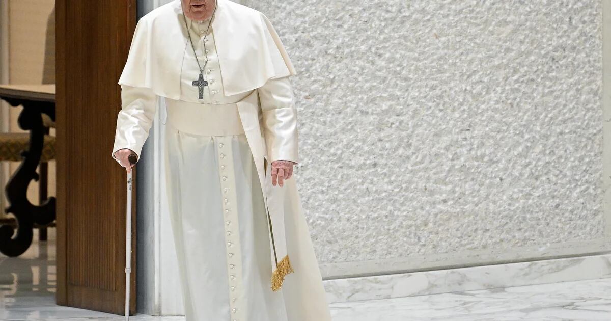 Papa Francesco dice che “la guerra è una follia” e “sempre una sconfitta”
