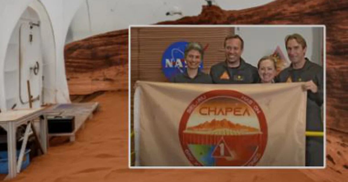 Big Martian Brother?: Details the simulation faced by 4 volunteers trapped in a NASA habitat