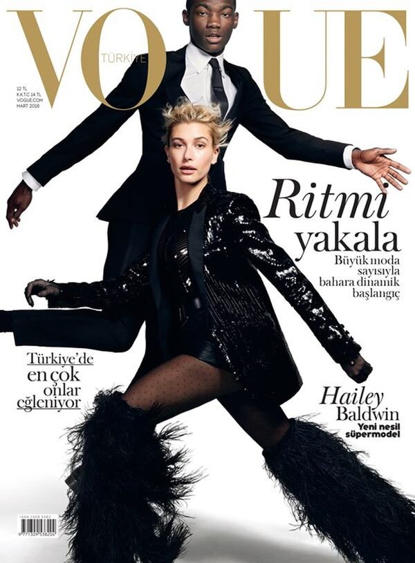Hailey Baldwin protagoniza por primera vez en Vogue Turquía la tapa fotografiada por Liz Collins