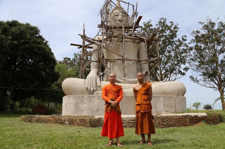 En la ciudad de Posadas, Misiones, se establece la comunidad más nutrida de laosianos. Cuando eligieron un lugar para vivir en comunidad, les convencieron las condiciones climáticas del noreste argentino