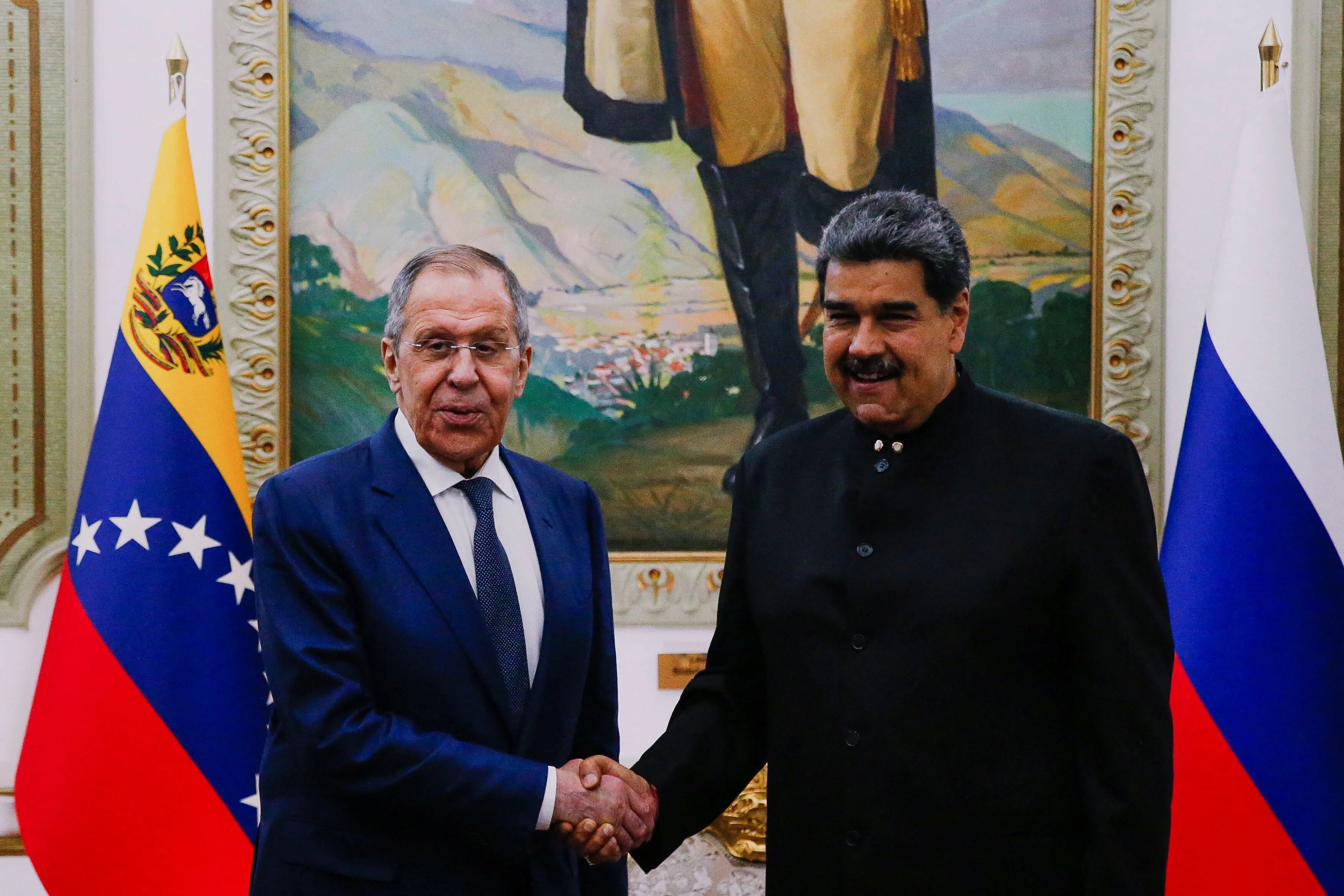 El dictador de Venezuela, Nicolás Maduro, se reúne con el ministro de Asuntos Exteriores de Rusia, Sergei Lavrov, en el Palacio de Miraflores, en Caracas, Venezuela, 18 de abril de 2023. REUTERS/Leonardo Fernández Viloria