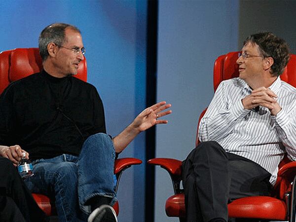 Tanto Jobs como Gates innovaron en sus empresas sindo referentes cada uno en el campo tecnológico. (Foto: archivo Infobae)