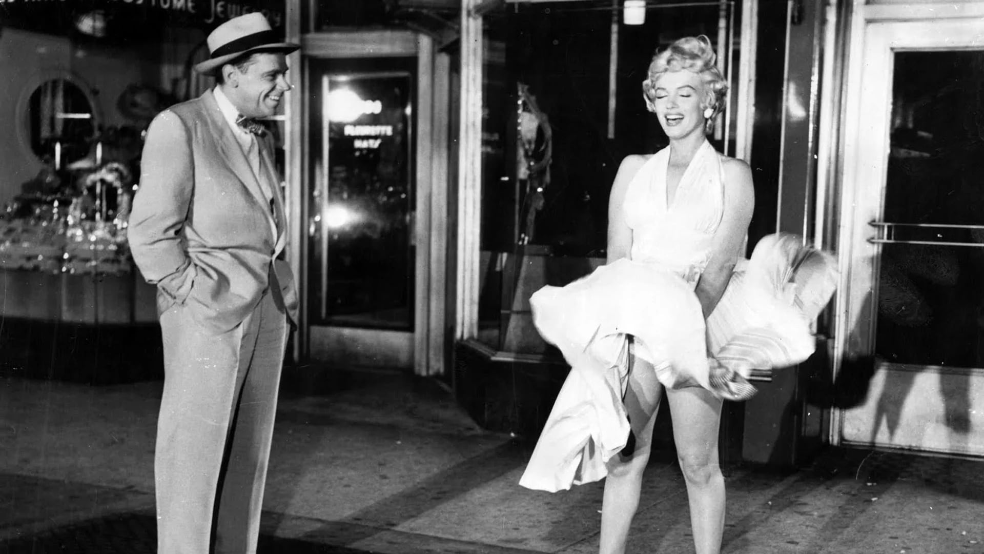 Una de las escenas más populares de Monroe, con uno de los vestidos más populares de ella