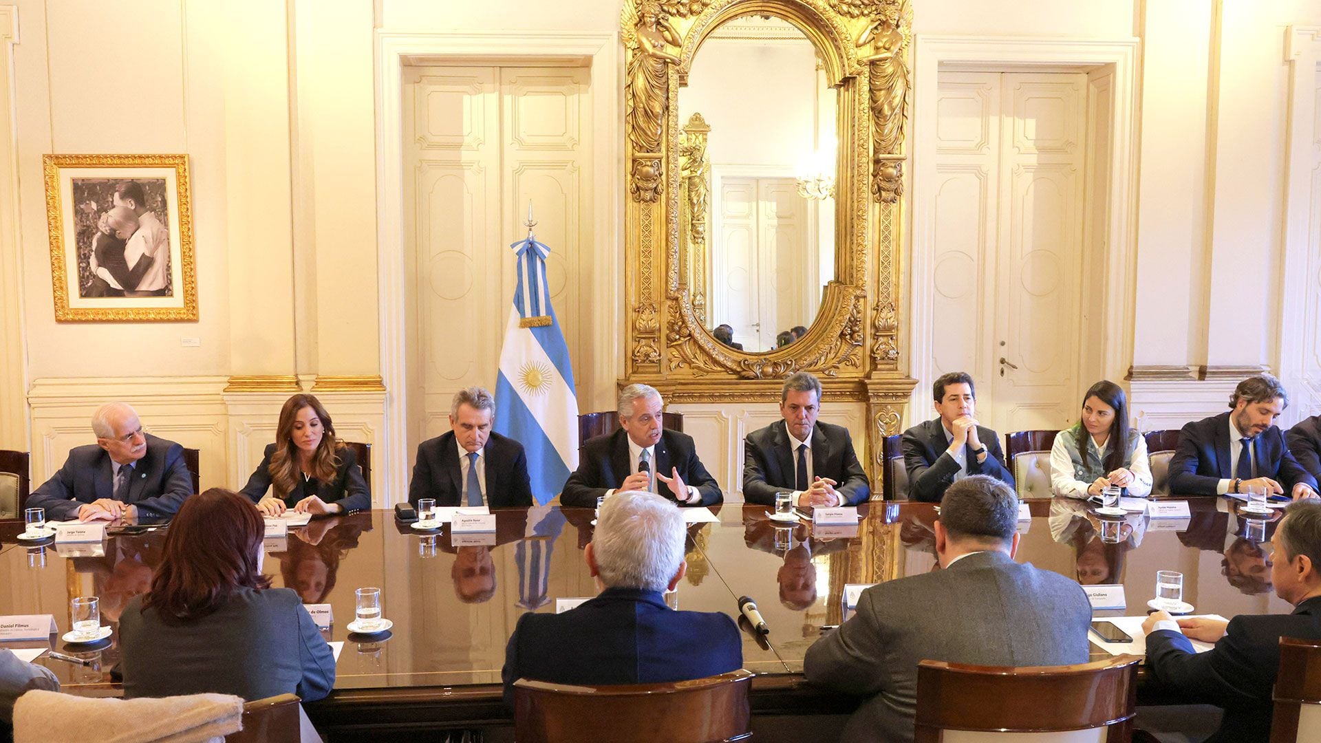 Reunión-de-Gabinete-Alberto-Fernández,-Sergio-Massa-y-Agustín-Rossi